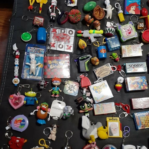HUGE Basic Fun Keyring/Keychain Kit! - Picture 2 of 16